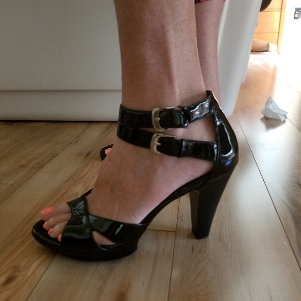 CFM shoes with orthopedic comfort..